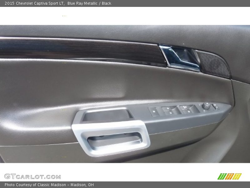 Blue Ray Metallic / Black 2015 Chevrolet Captiva Sport LT