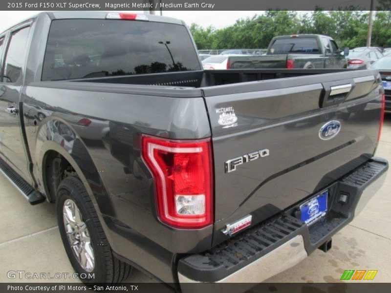 Magnetic Metallic / Medium Earth Gray 2015 Ford F150 XLT SuperCrew