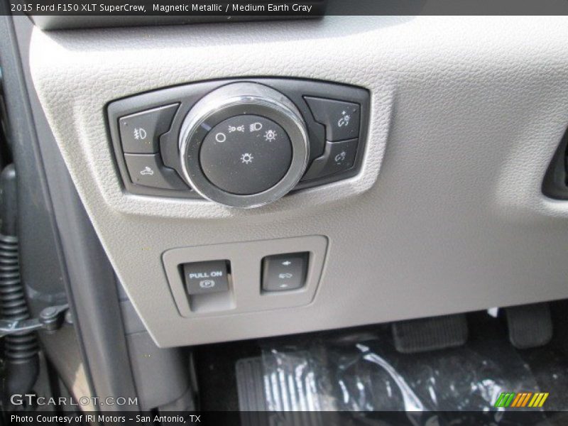 Magnetic Metallic / Medium Earth Gray 2015 Ford F150 XLT SuperCrew
