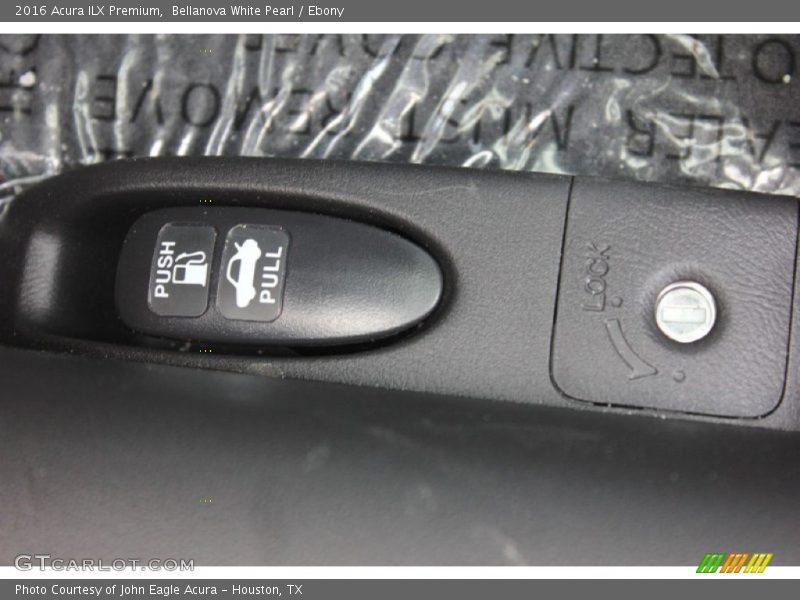 Bellanova White Pearl / Ebony 2016 Acura ILX Premium