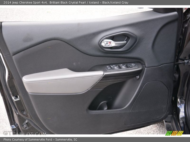 Brilliant Black Crystal Pearl / Iceland - Black/Iceland Gray 2014 Jeep Cherokee Sport 4x4