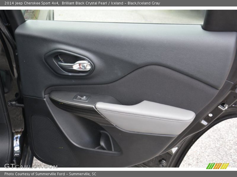 Brilliant Black Crystal Pearl / Iceland - Black/Iceland Gray 2014 Jeep Cherokee Sport 4x4