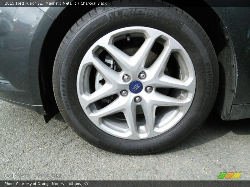 Magnetic Metallic / Charcoal Black 2015 Ford Fusion SE