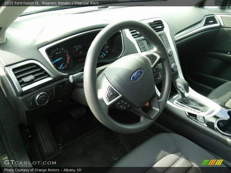 Magnetic Metallic / Charcoal Black 2015 Ford Fusion SE