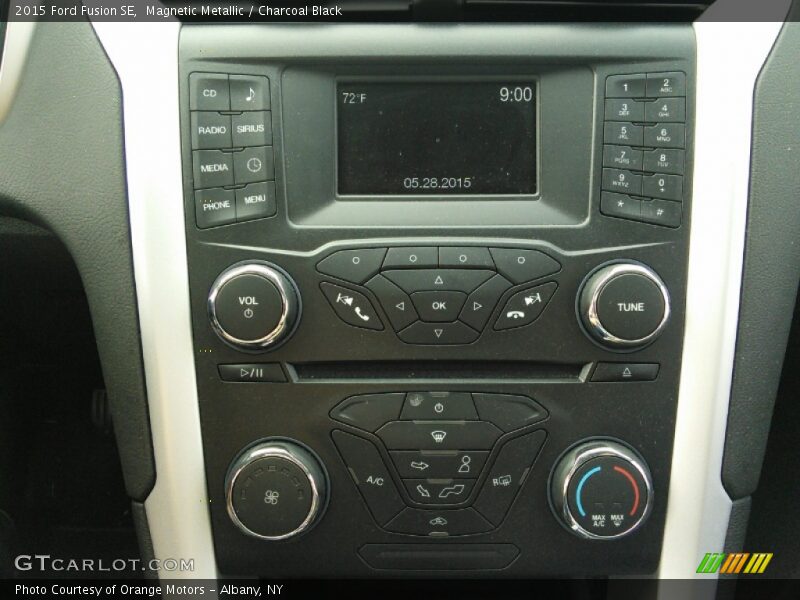 Magnetic Metallic / Charcoal Black 2015 Ford Fusion SE