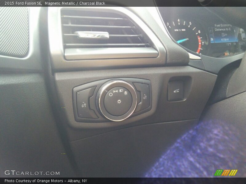 Magnetic Metallic / Charcoal Black 2015 Ford Fusion SE