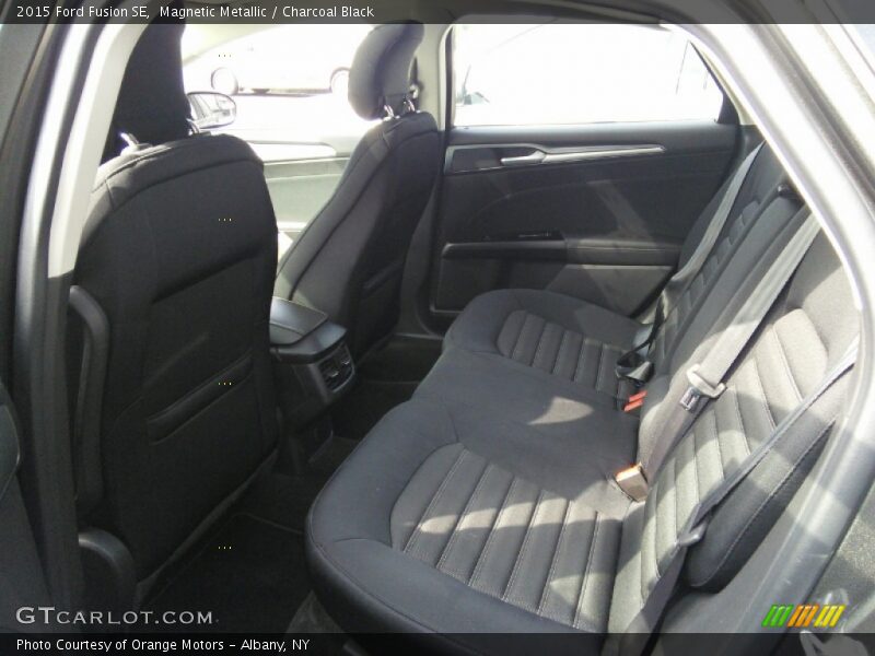 Magnetic Metallic / Charcoal Black 2015 Ford Fusion SE
