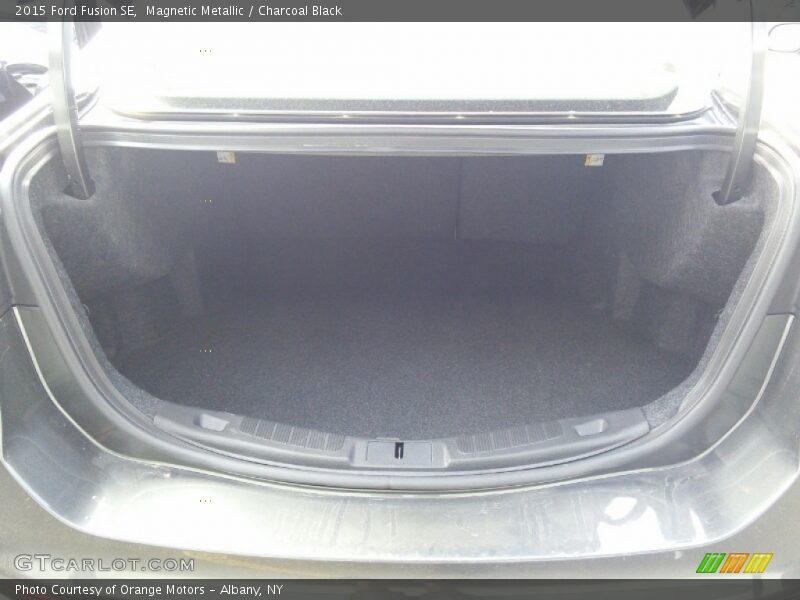 Magnetic Metallic / Charcoal Black 2015 Ford Fusion SE