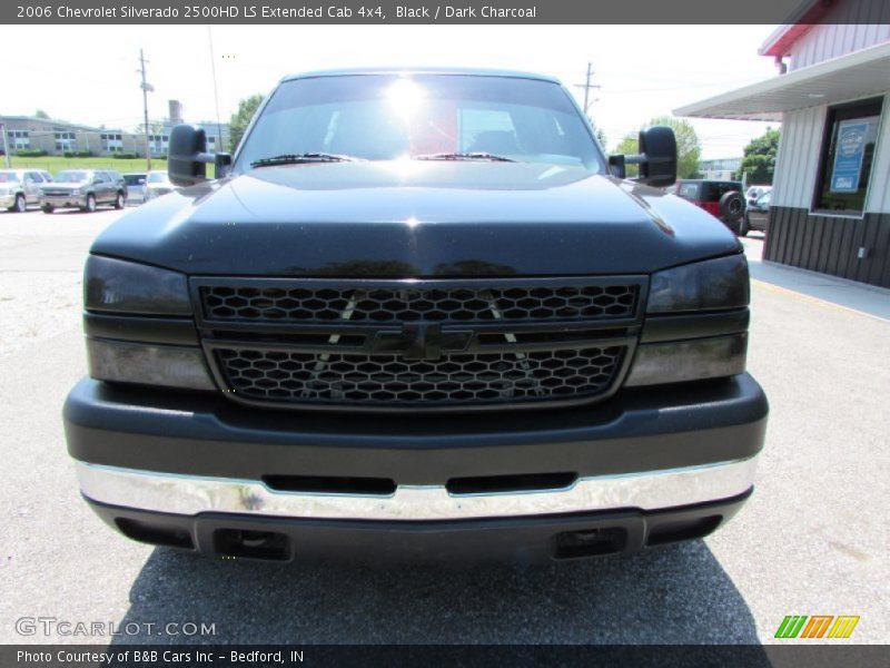 Black / Dark Charcoal 2006 Chevrolet Silverado 2500HD LS Extended Cab 4x4