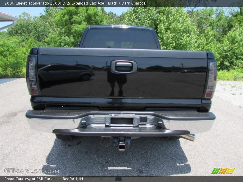 Black / Dark Charcoal 2006 Chevrolet Silverado 2500HD LS Extended Cab 4x4