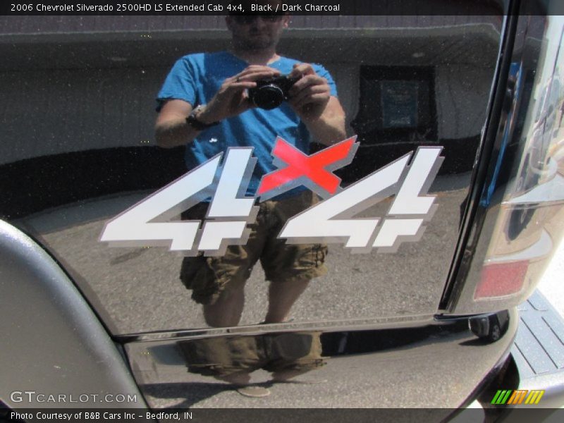 Black / Dark Charcoal 2006 Chevrolet Silverado 2500HD LS Extended Cab 4x4