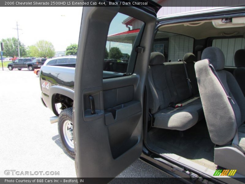 Black / Dark Charcoal 2006 Chevrolet Silverado 2500HD LS Extended Cab 4x4