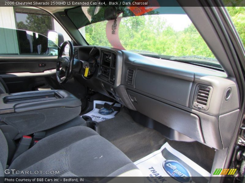 Black / Dark Charcoal 2006 Chevrolet Silverado 2500HD LS Extended Cab 4x4