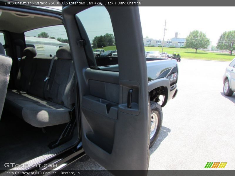 Black / Dark Charcoal 2006 Chevrolet Silverado 2500HD LS Extended Cab 4x4