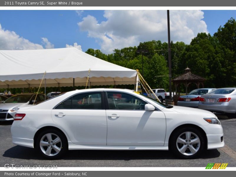 Super White / Bisque 2011 Toyota Camry SE