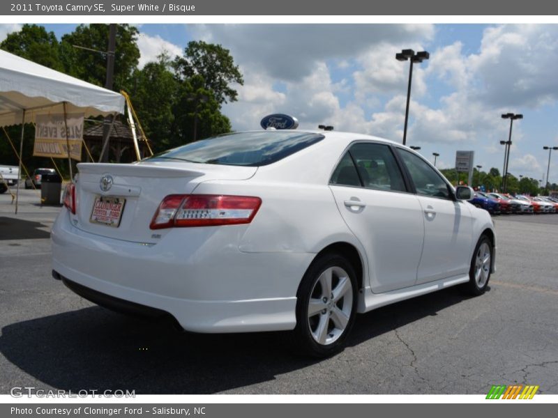 Super White / Bisque 2011 Toyota Camry SE