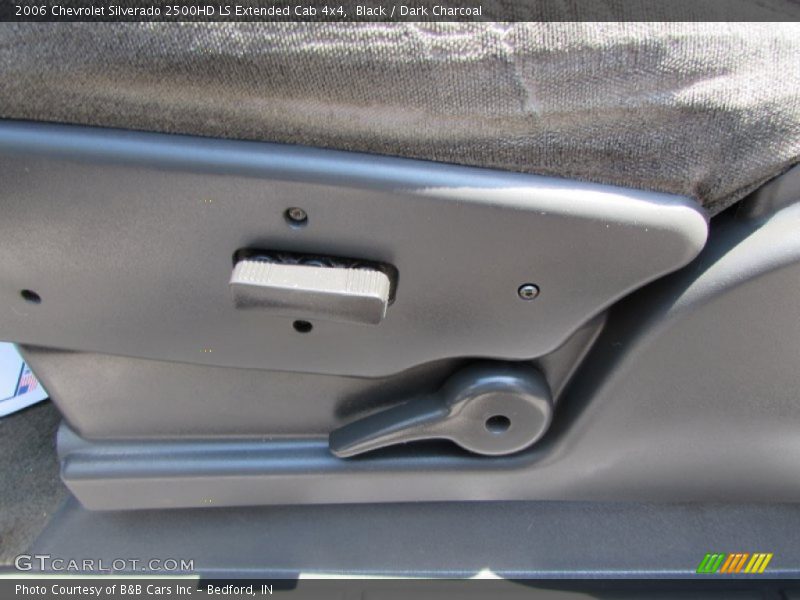 Black / Dark Charcoal 2006 Chevrolet Silverado 2500HD LS Extended Cab 4x4