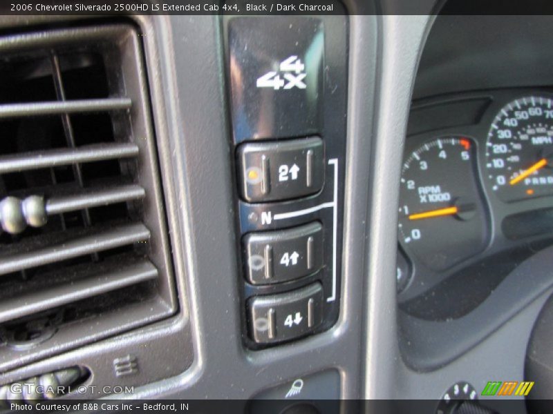 Black / Dark Charcoal 2006 Chevrolet Silverado 2500HD LS Extended Cab 4x4