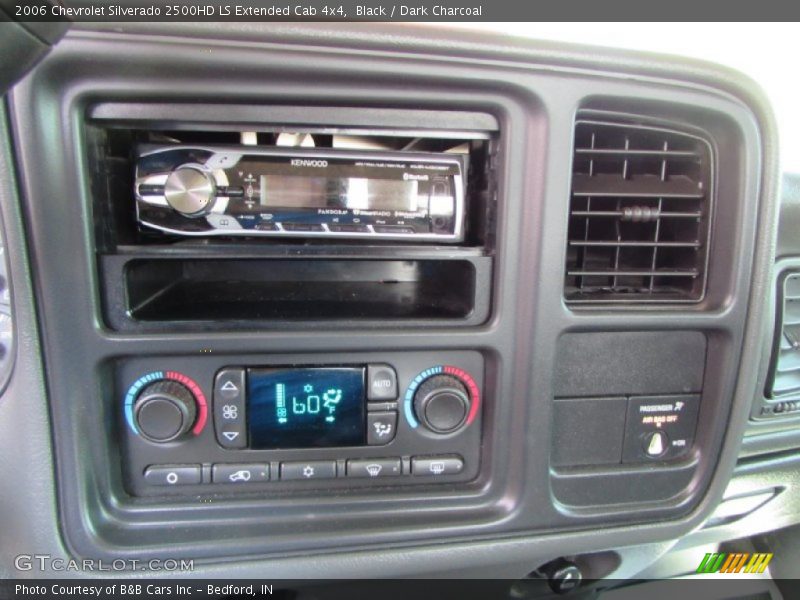 Black / Dark Charcoal 2006 Chevrolet Silverado 2500HD LS Extended Cab 4x4