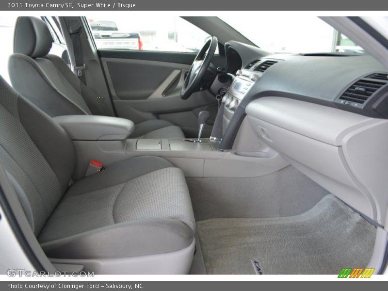 Super White / Bisque 2011 Toyota Camry SE