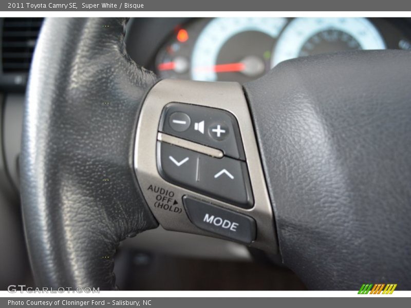 Super White / Bisque 2011 Toyota Camry SE