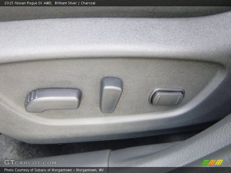 Brilliant Silver / Charcoal 2015 Nissan Rogue SV AWD