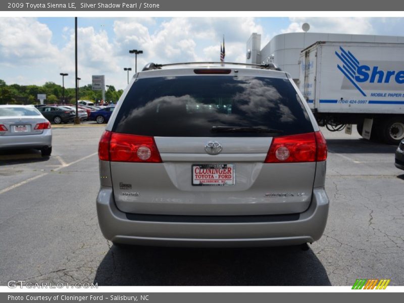 Silver Shadow Pearl / Stone 2009 Toyota Sienna LE