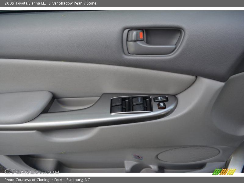 Silver Shadow Pearl / Stone 2009 Toyota Sienna LE