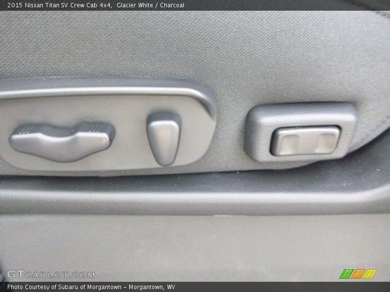 Glacier White / Charcoal 2015 Nissan Titan SV Crew Cab 4x4
