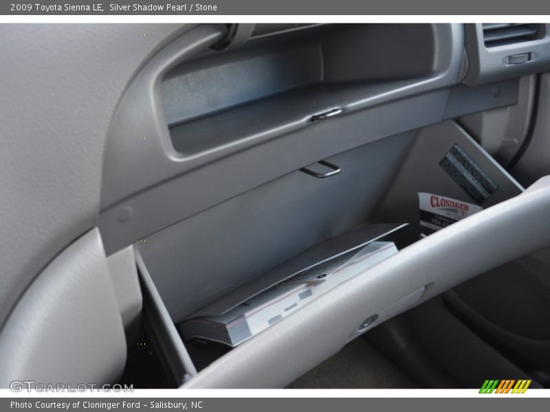 Silver Shadow Pearl / Stone 2009 Toyota Sienna LE