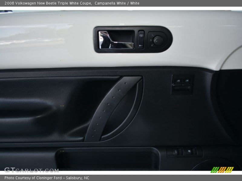 Campanella White / White 2008 Volkswagen New Beetle Triple White Coupe