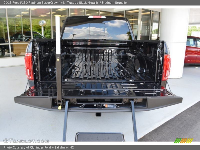 Tuxedo Black Metallic / Platinum Brunello 2015 Ford F150 Platinum SuperCrew 4x4