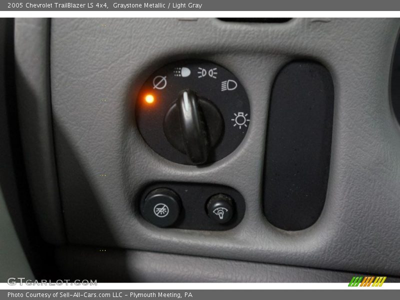 Graystone Metallic / Light Gray 2005 Chevrolet TrailBlazer LS 4x4