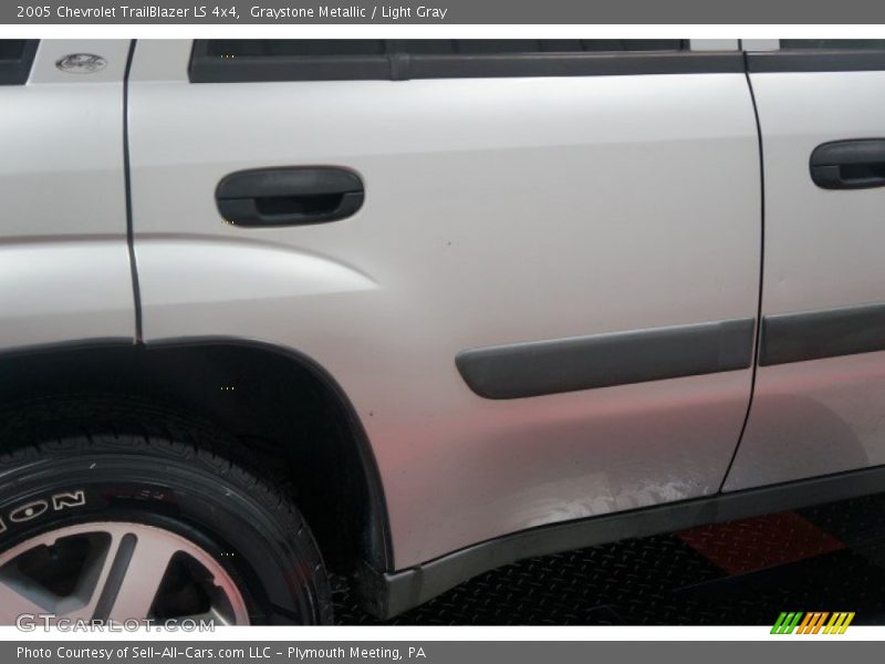 Graystone Metallic / Light Gray 2005 Chevrolet TrailBlazer LS 4x4