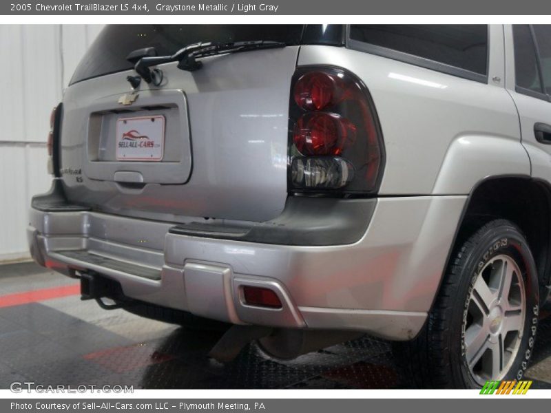 Graystone Metallic / Light Gray 2005 Chevrolet TrailBlazer LS 4x4
