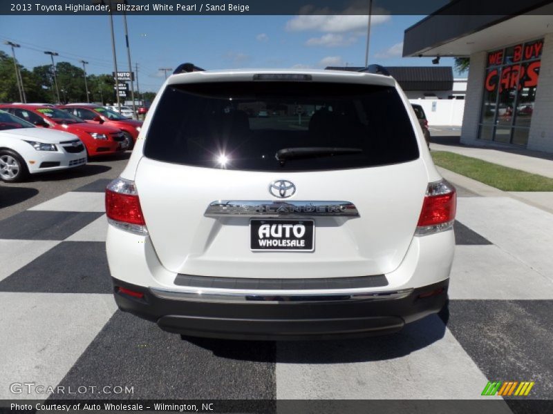 Blizzard White Pearl / Sand Beige 2013 Toyota Highlander