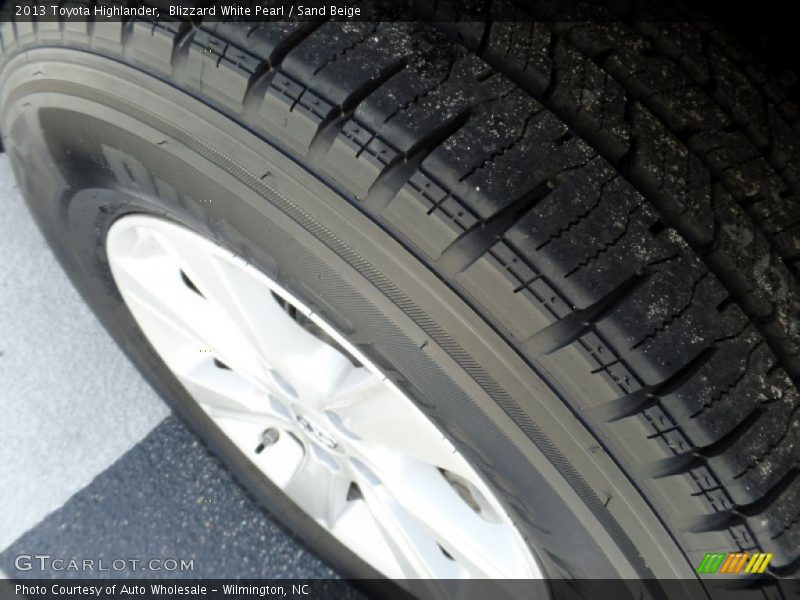 Blizzard White Pearl / Sand Beige 2013 Toyota Highlander