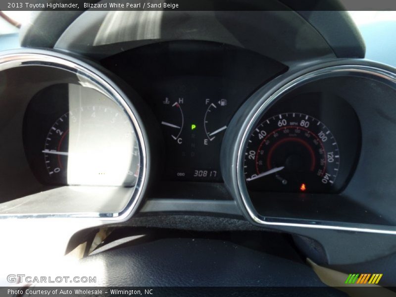 Blizzard White Pearl / Sand Beige 2013 Toyota Highlander