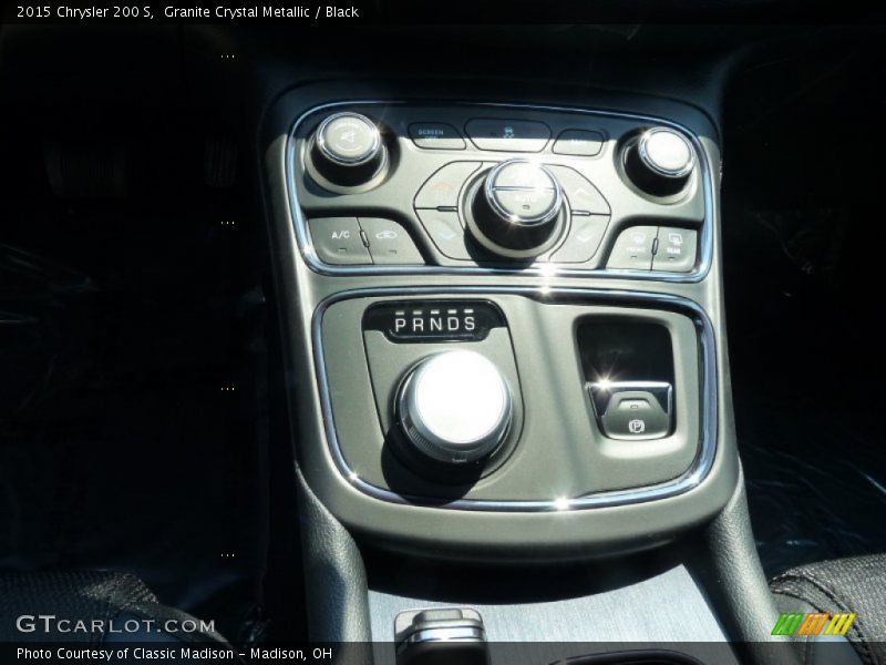 Granite Crystal Metallic / Black 2015 Chrysler 200 S