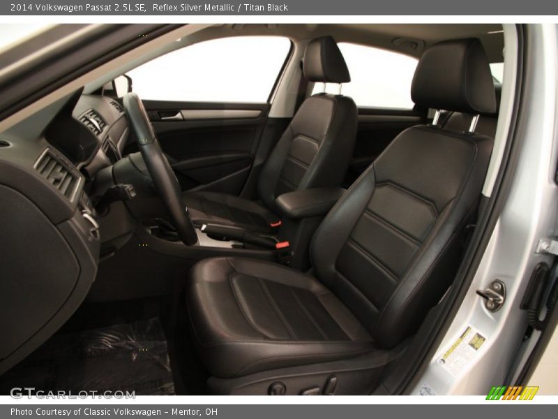 Reflex Silver Metallic / Titan Black 2014 Volkswagen Passat 2.5L SE