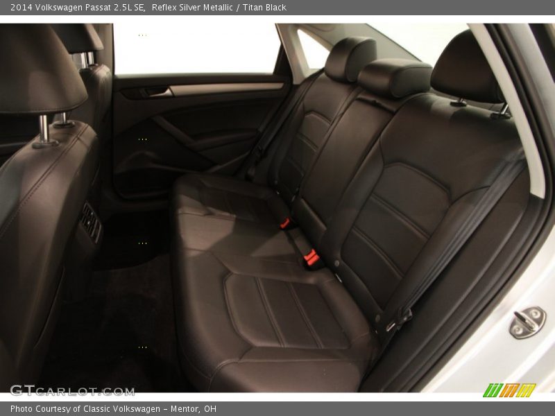 Reflex Silver Metallic / Titan Black 2014 Volkswagen Passat 2.5L SE