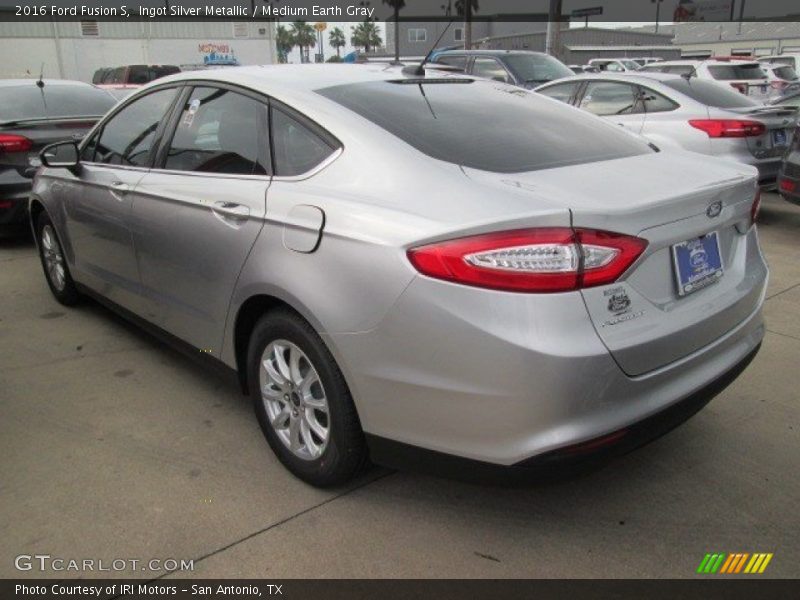 Ingot Silver Metallic / Medium Earth Gray 2016 Ford Fusion S