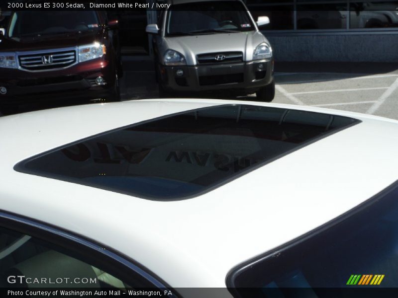 Diamond White Pearl / Ivory 2000 Lexus ES 300 Sedan