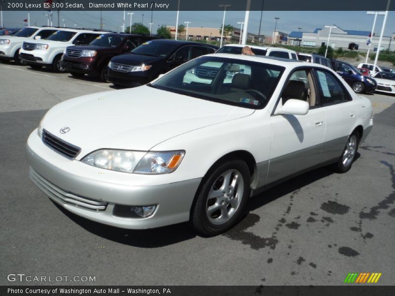 Diamond White Pearl / Ivory 2000 Lexus ES 300 Sedan