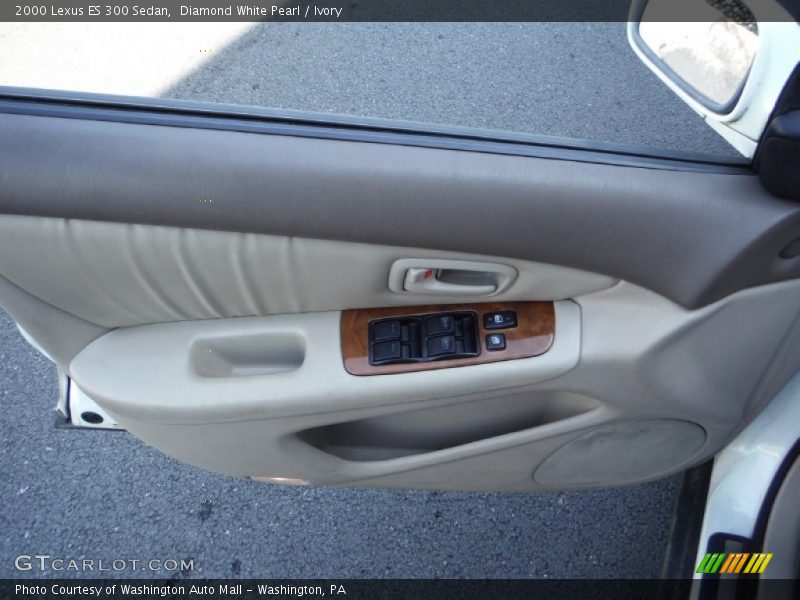 Diamond White Pearl / Ivory 2000 Lexus ES 300 Sedan