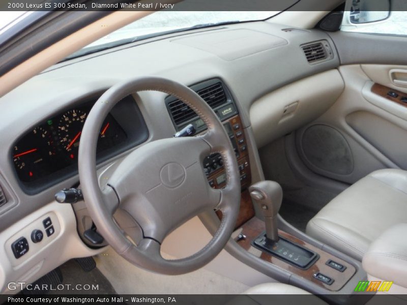 Diamond White Pearl / Ivory 2000 Lexus ES 300 Sedan