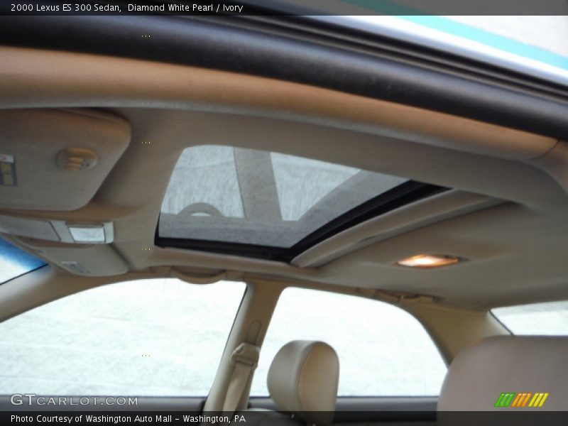 Diamond White Pearl / Ivory 2000 Lexus ES 300 Sedan