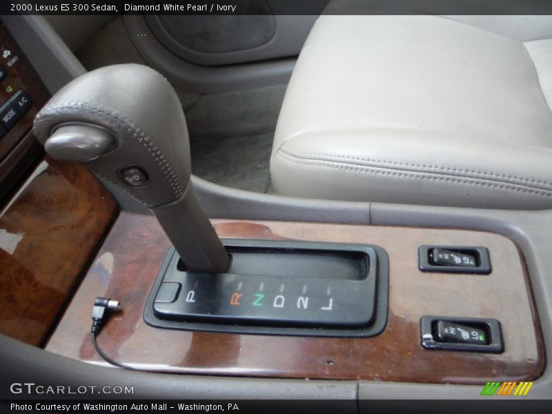 Diamond White Pearl / Ivory 2000 Lexus ES 300 Sedan