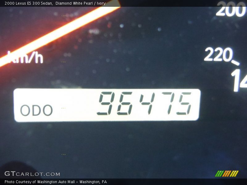 Diamond White Pearl / Ivory 2000 Lexus ES 300 Sedan