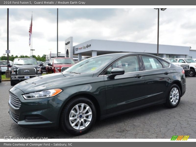 Guard Metallic / Medium Earth Gray 2016 Ford Fusion S